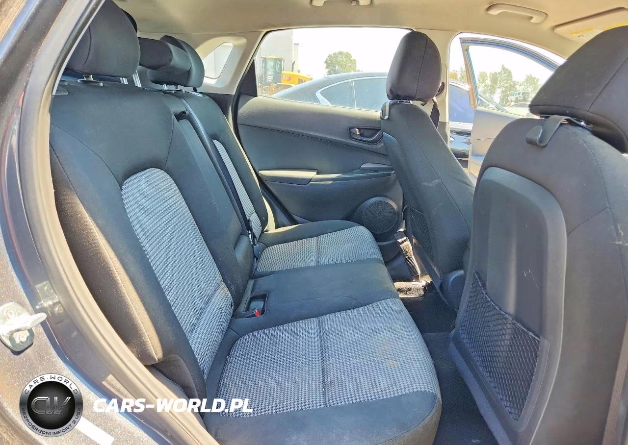 2020 Hyundai Kona Se VIN:KM8K12AA6LU566830 - 10