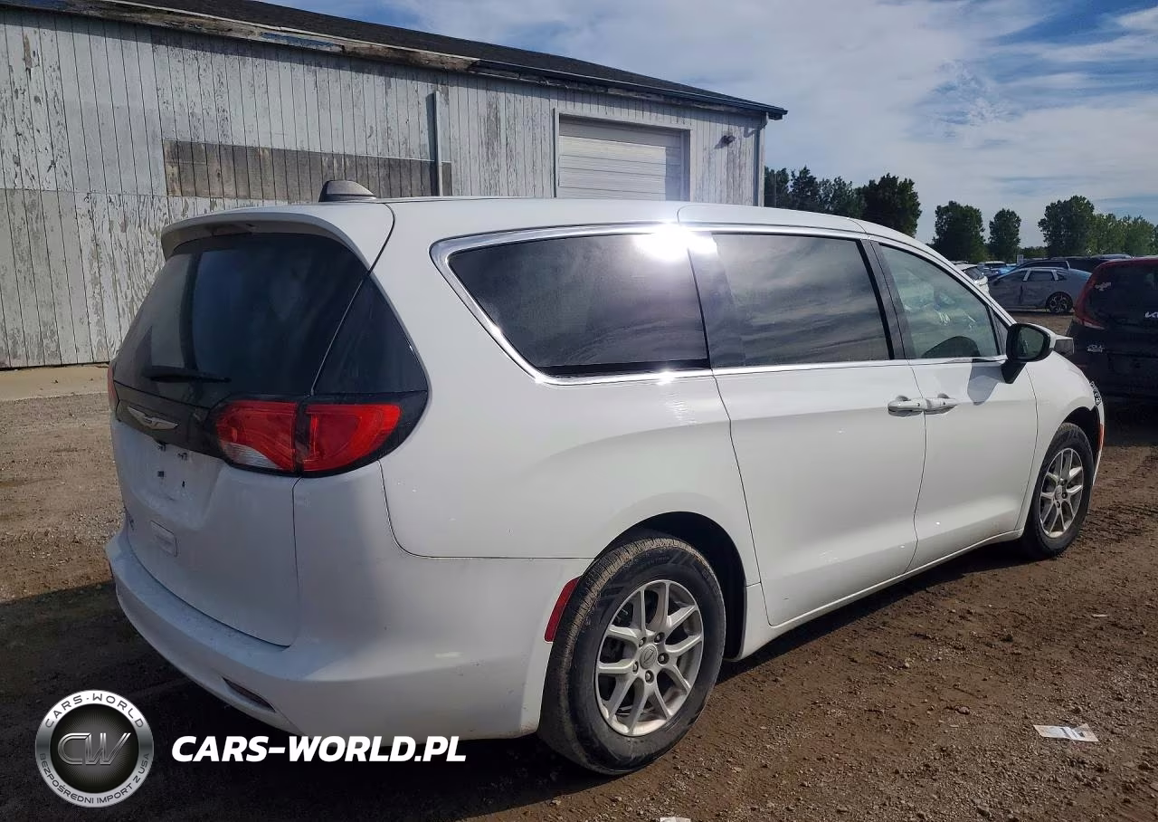 2022 Chrysler Voyager Lx VIN:2C4RC1CG2NR157944 - 3