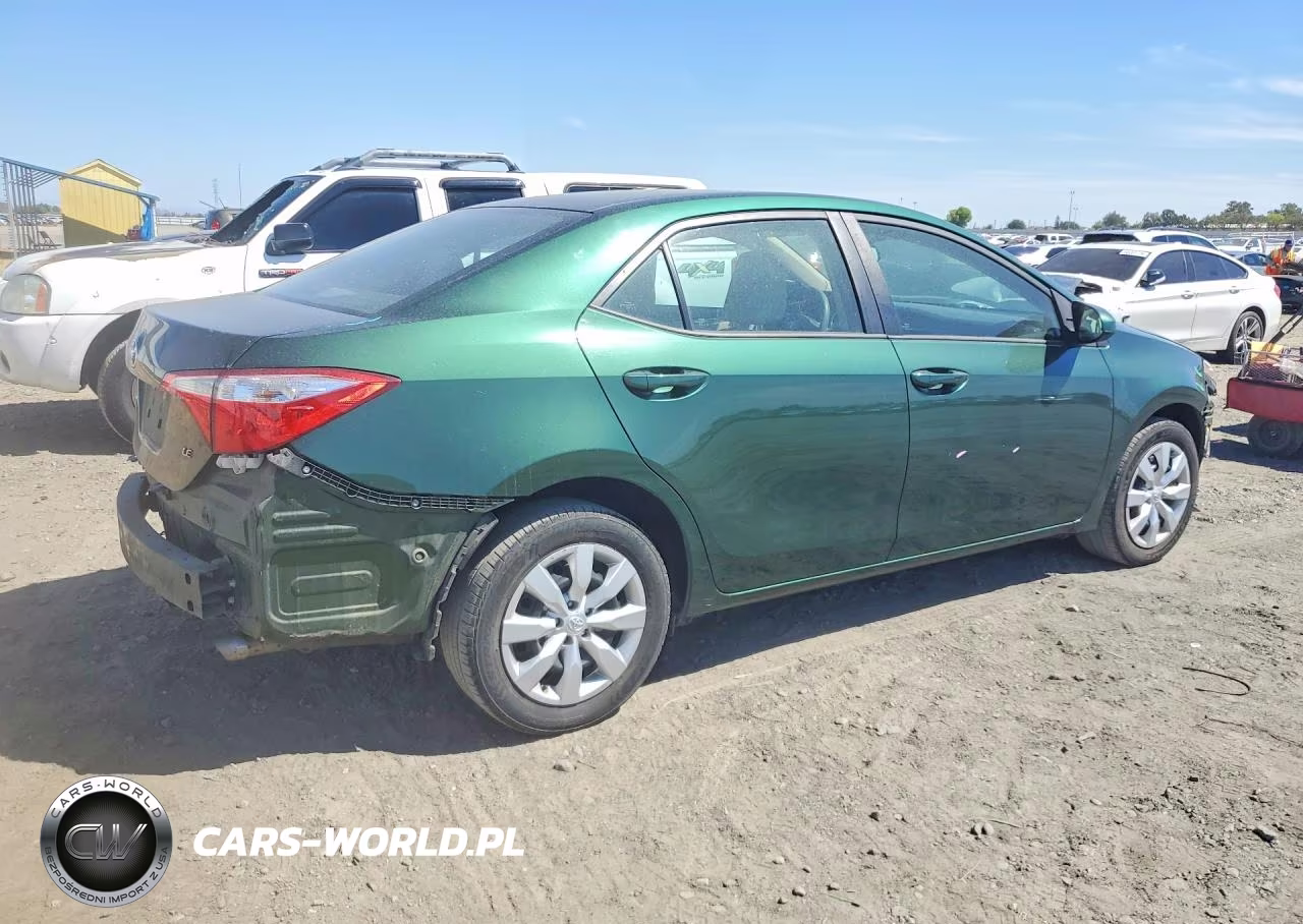 2015 Toyota Corolla Le VIN:5YFBURHE1FP251870 - 3