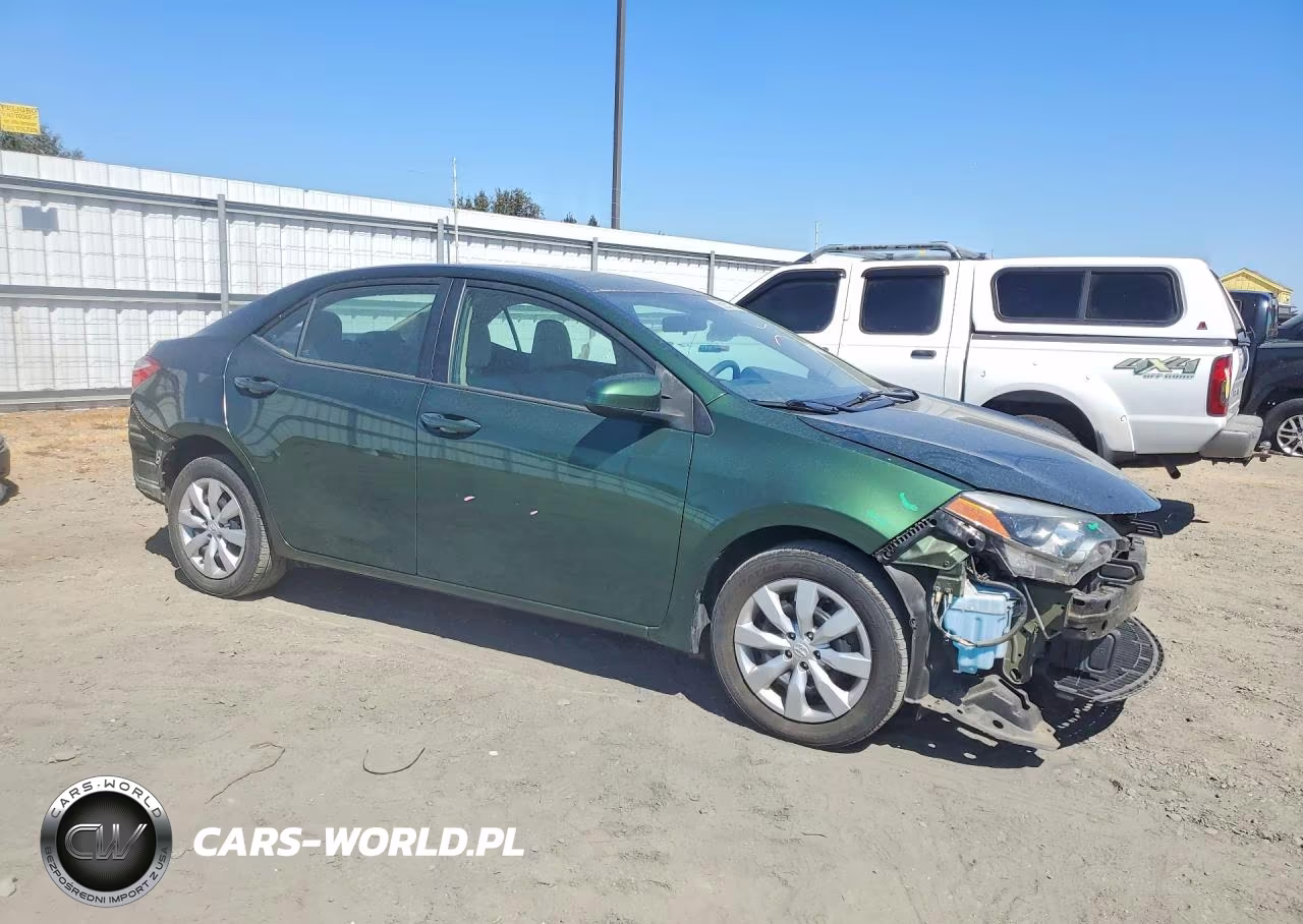 2015 Toyota Corolla Le VIN:5YFBURHE1FP251870 - 4