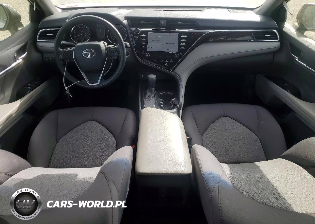 2018 Toyota Camry Le VIN:JTNB11HK1J3000246 - 8
