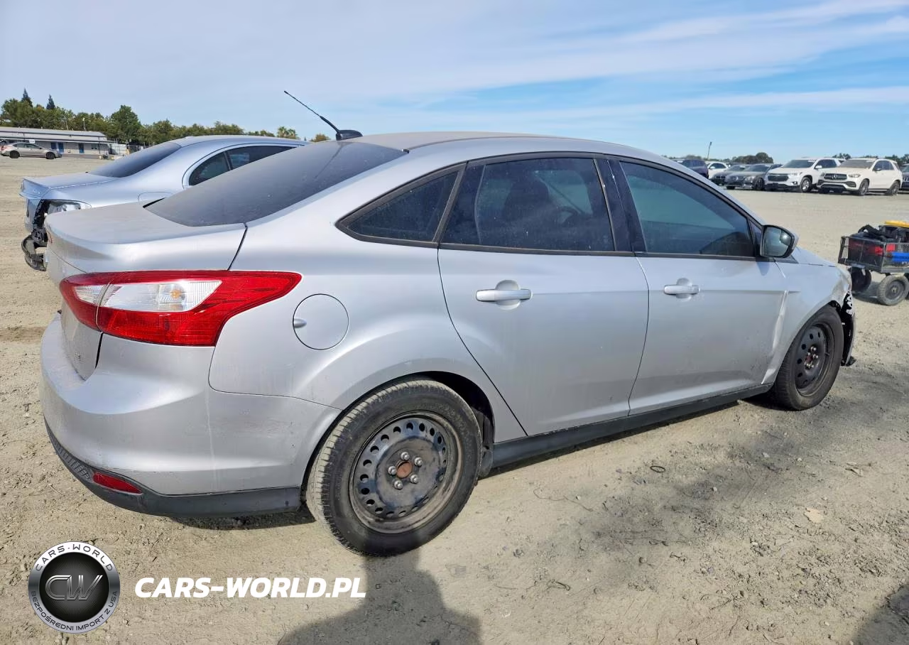 2012 Ford Focus Se VIN:1FAHP3F21CL362792 - 3