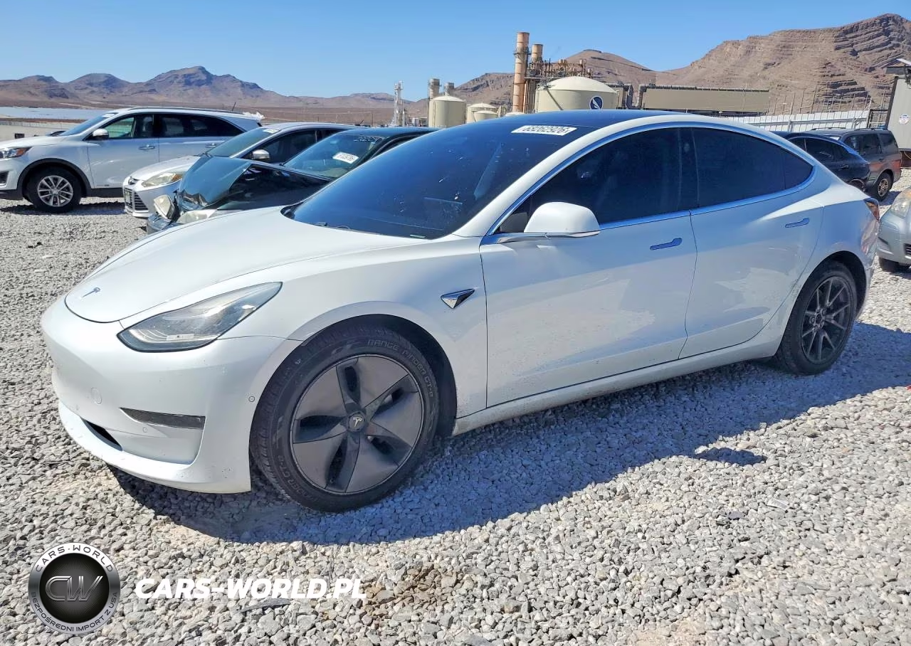 2018 Tesla Model 3 – zdjęcie 1 z 12