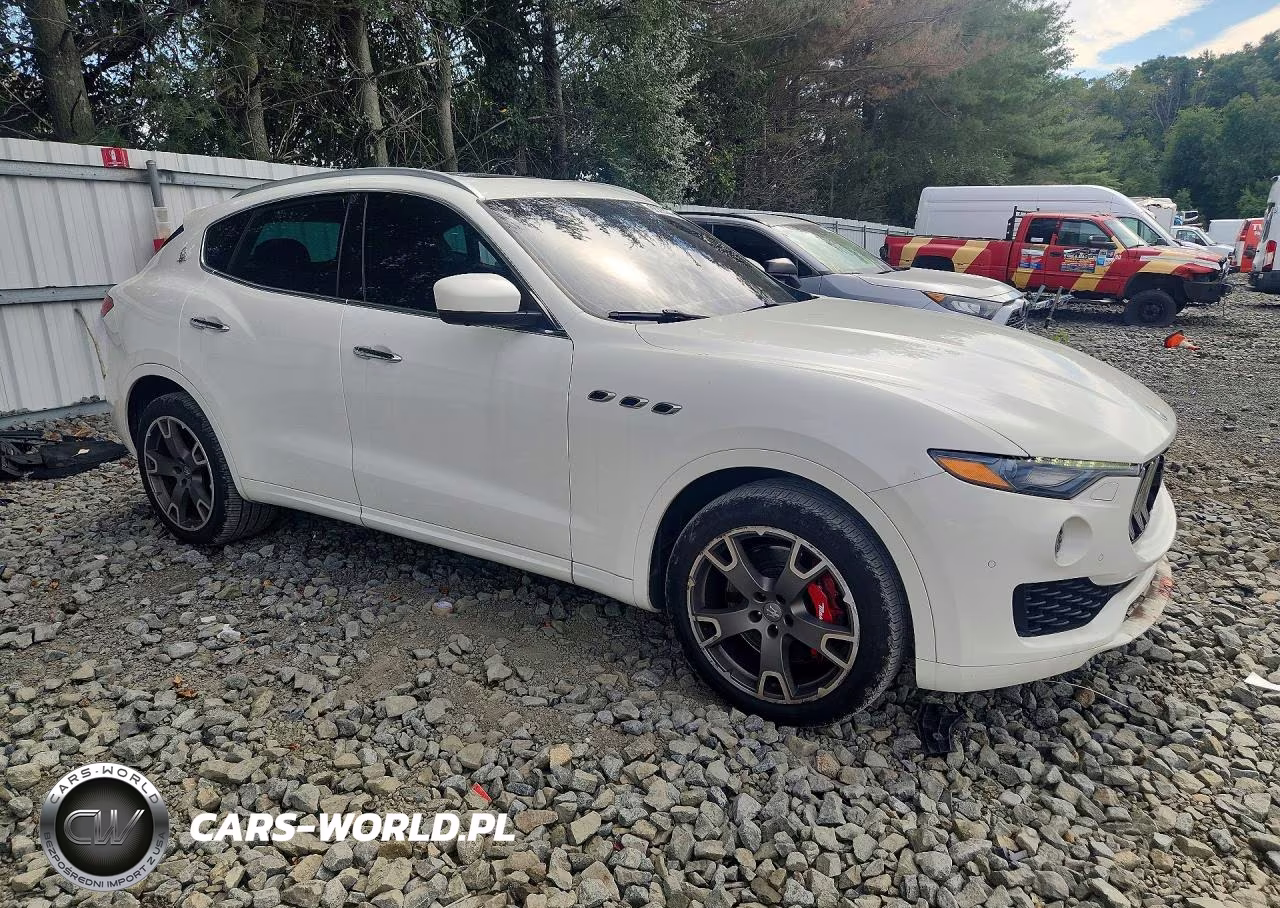 2017 Maserati Levante S Sport VIN:ZN661YUS5HX230586 - 4
