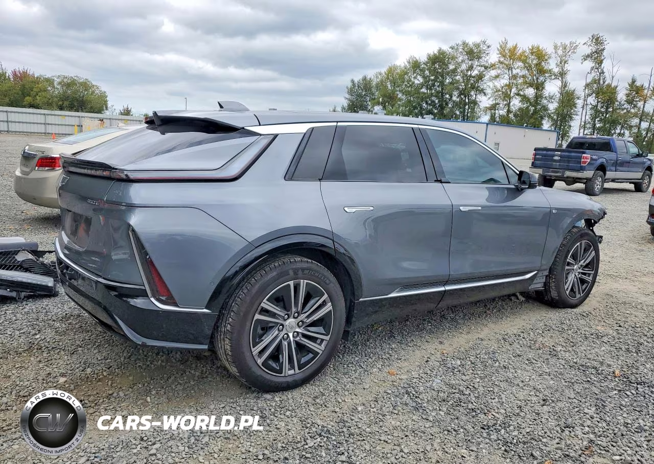 2023 Cadillac Lyriq Luxury VIN:1GYKPMRK7PZ000254 - 3