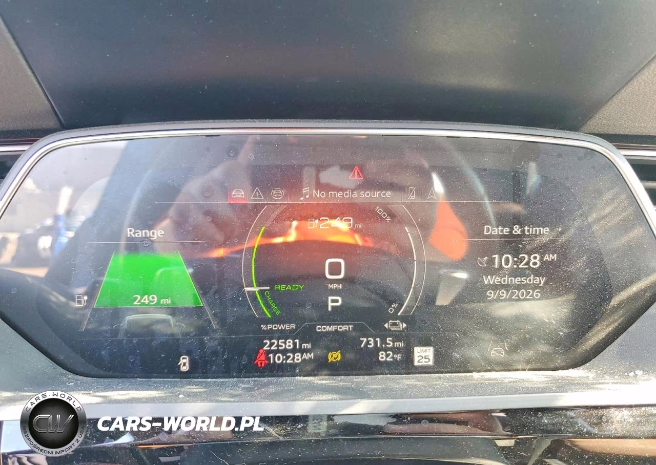 2024 Audi Q8 E-Tron Premium Plus VIN:WA15AAGE4RB036019 - 9