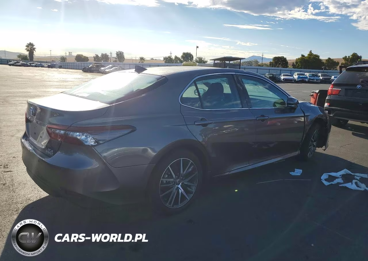 2024 Toyota Camry Xle VIN:4T1F31AK3RU627056 - 3