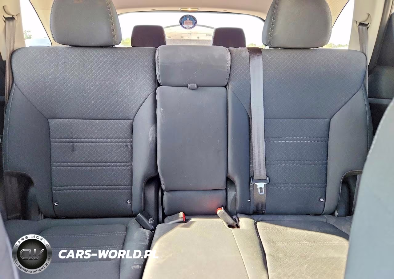 2020 Kia Sorento S VIN:5XYPG4A5XLG682749 - 10