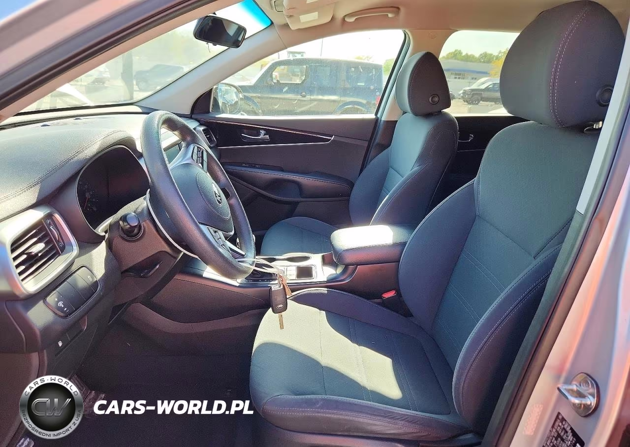 2020 Kia Sorento S VIN:5XYPG4A5XLG682749 - 7