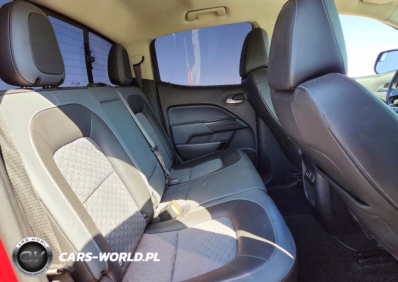 2018 Chevrolet Colorado Z71 VIN:1GCGTDENXJ1120272 - 10