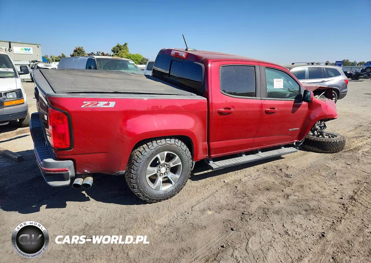 2018 Chevrolet Colorado Z71 VIN:1GCGTDENXJ1120272 - 3