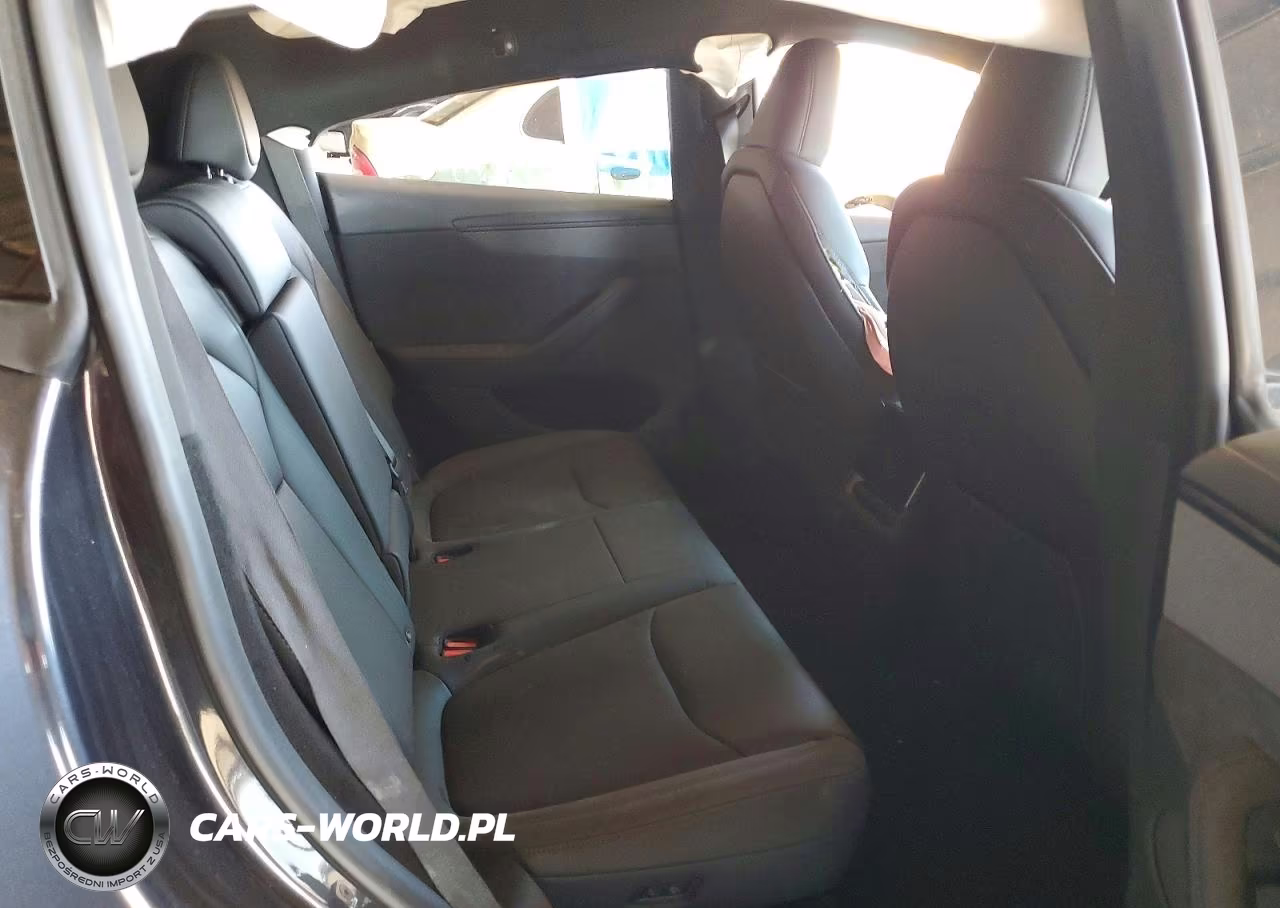 2026 Tesla Model Y VIN:7SAYGDED1TF588646 - 10