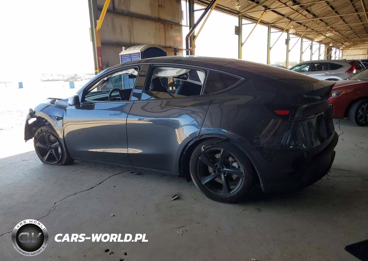 2026 Tesla Model Y VIN:7SAYGDED1TF588646 - 2