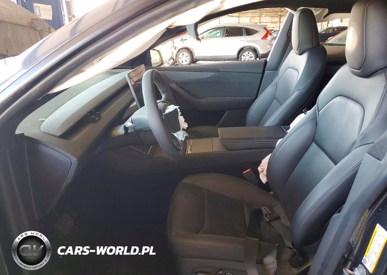 2026 Tesla Model Y VIN:7SAYGDED1TF588646 - 7