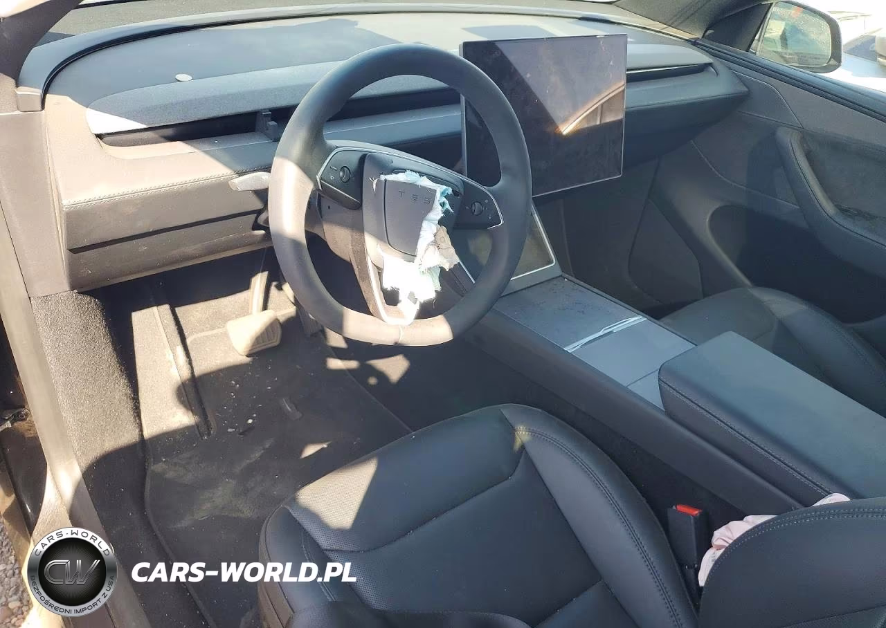 2026 Tesla Model Y VIN:7SAYGDED1TF588646 - 8