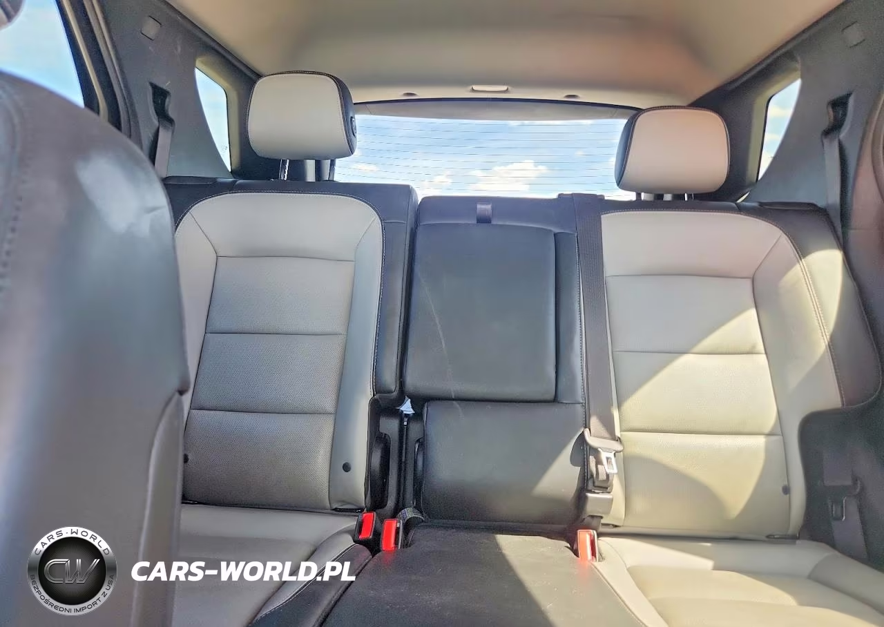2018 Chevrolet Equinox Premier VIN:2GNAXMEV1J6217438 - 10