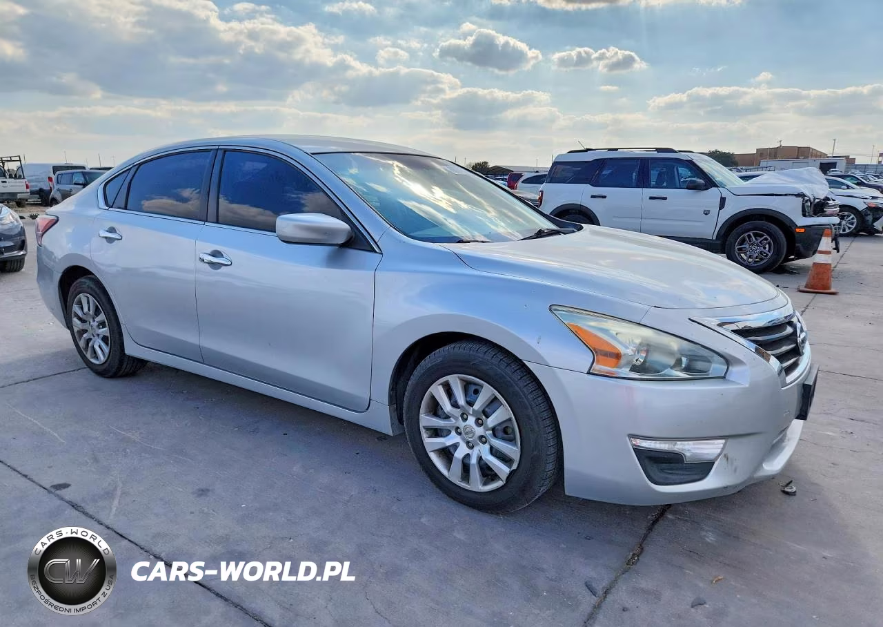 2014 Nissan Altima 2.5 S VIN:1N4AL3AP6EC403887 - 4