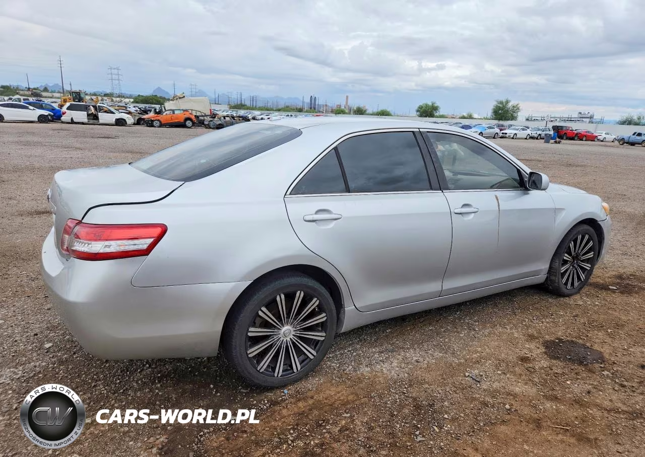 2011 Toyota Camry Le VIN:4T1BF3EKXBU137618 - 3