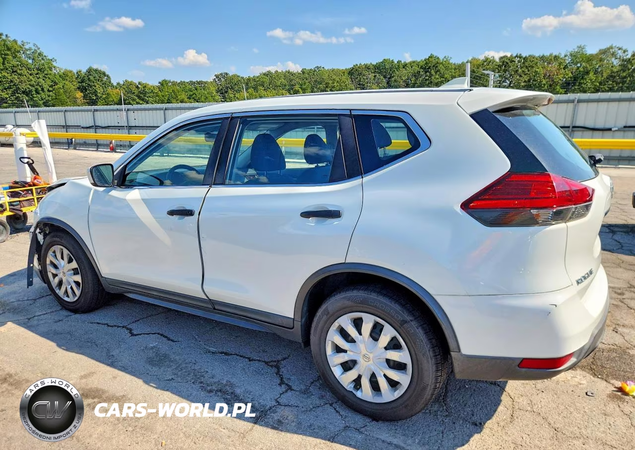 2017 Nissan Rogue S VIN:KNMAT2MT2HP569477 - 2