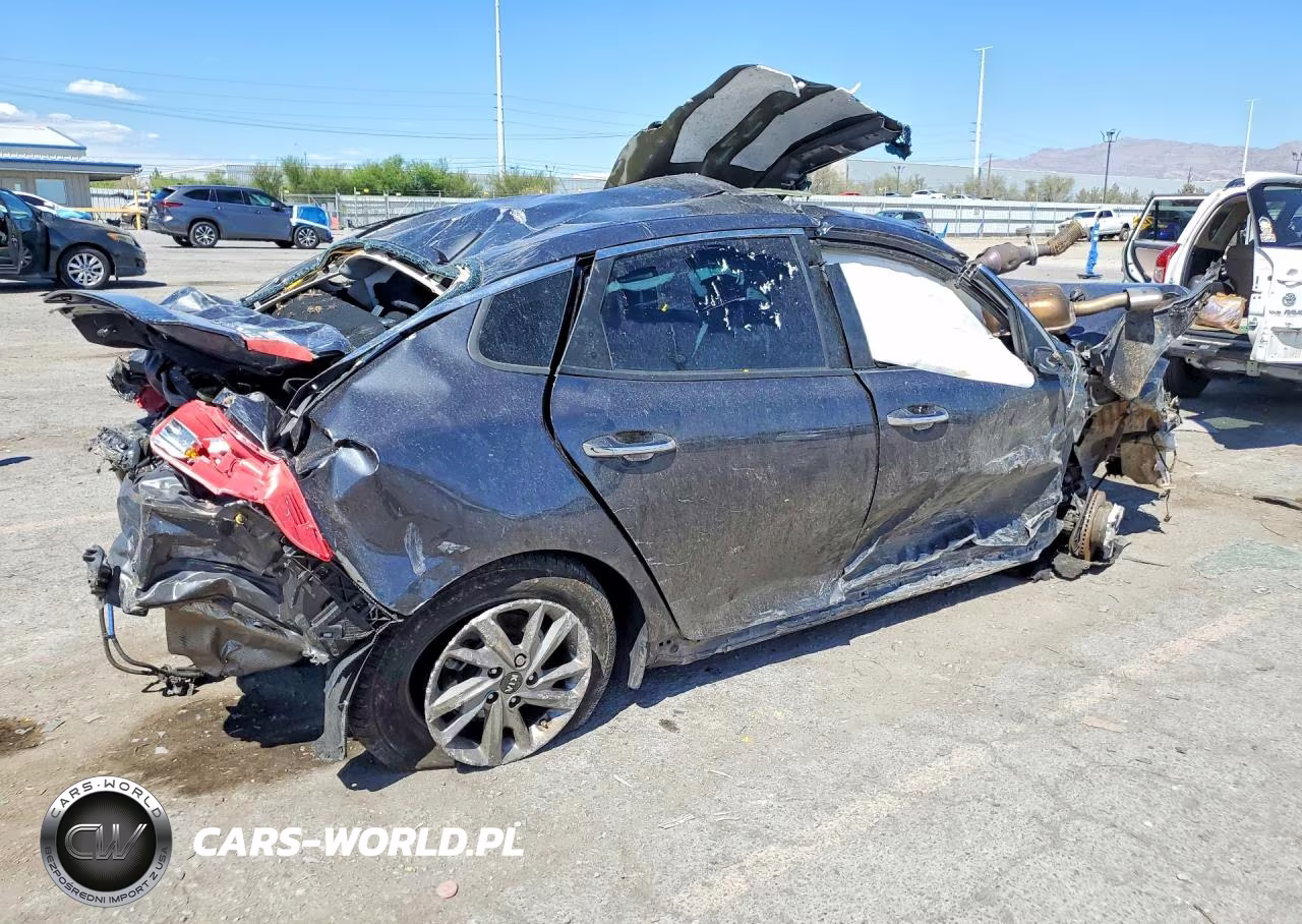 2019 Kia Optima Lx VIN:5XXGT4L35KG305255 - 3