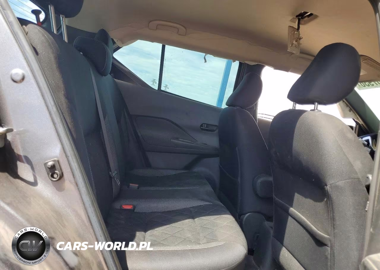 2019 Nissan Kicks S VIN:3N1CP5CU1KL524738 - 10
