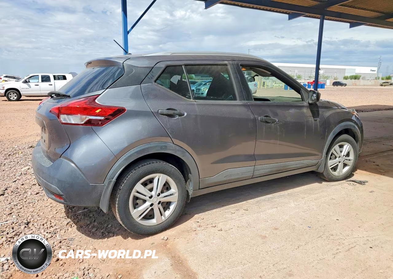 2019 Nissan Kicks S VIN:3N1CP5CU1KL524738 - 3
