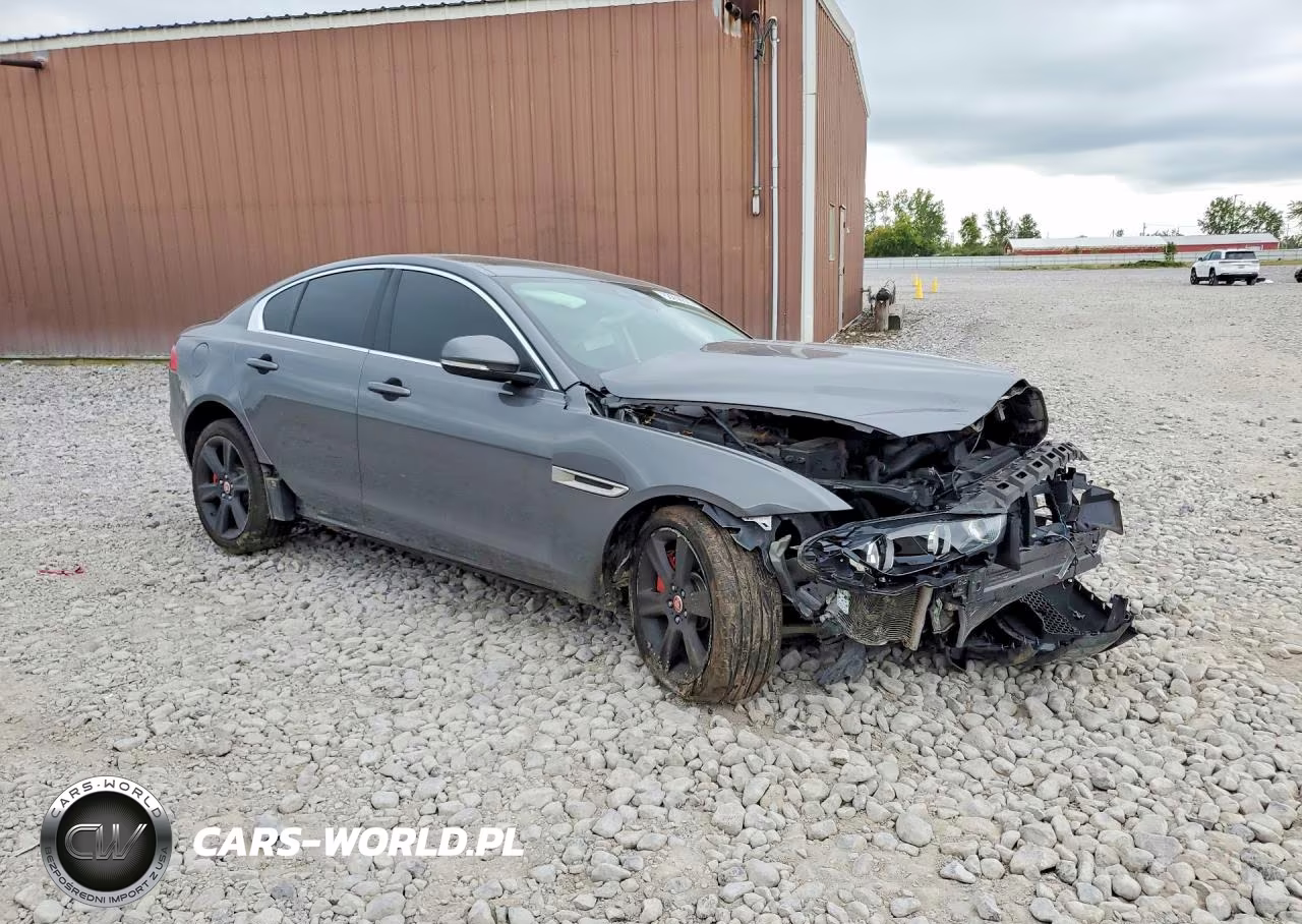 2018 Jaguar Xe Prestige VIN:SAJAK4FX0JCP31734 - 4