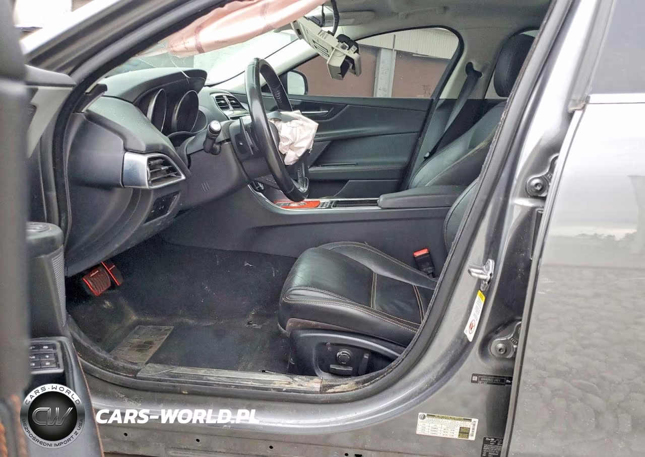 2018 Jaguar Xe Prestige VIN:SAJAK4FX0JCP31734 - 7