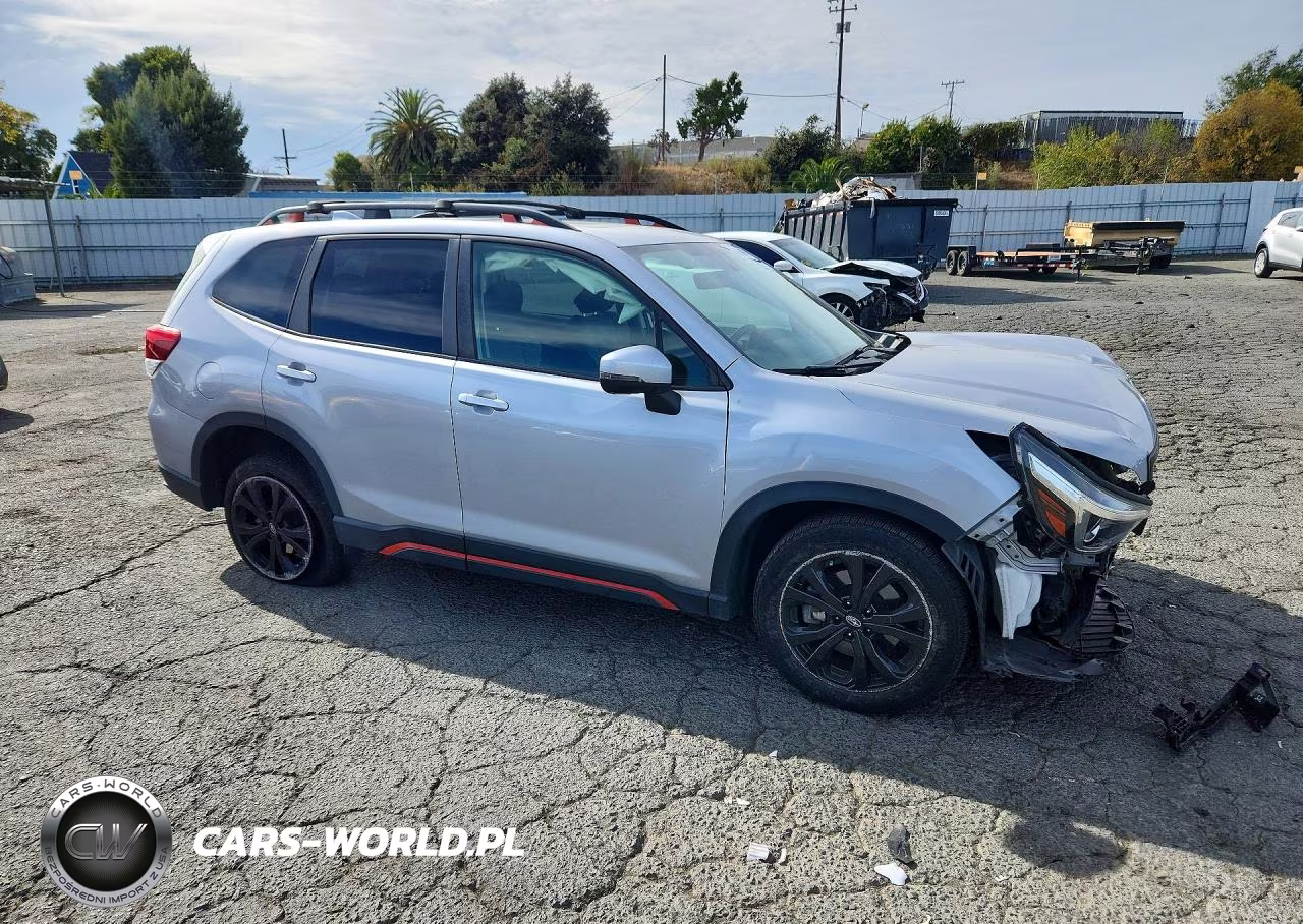 2020 Subaru Forester Sport VIN:JF2SKARCXLH468699 - 4