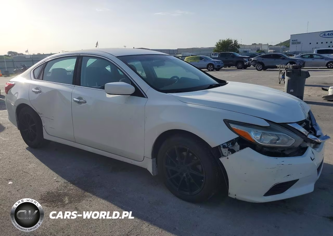 2017 Nissan Altima 2.5 S VIN:1N4AL3AP1HC487637 - 4