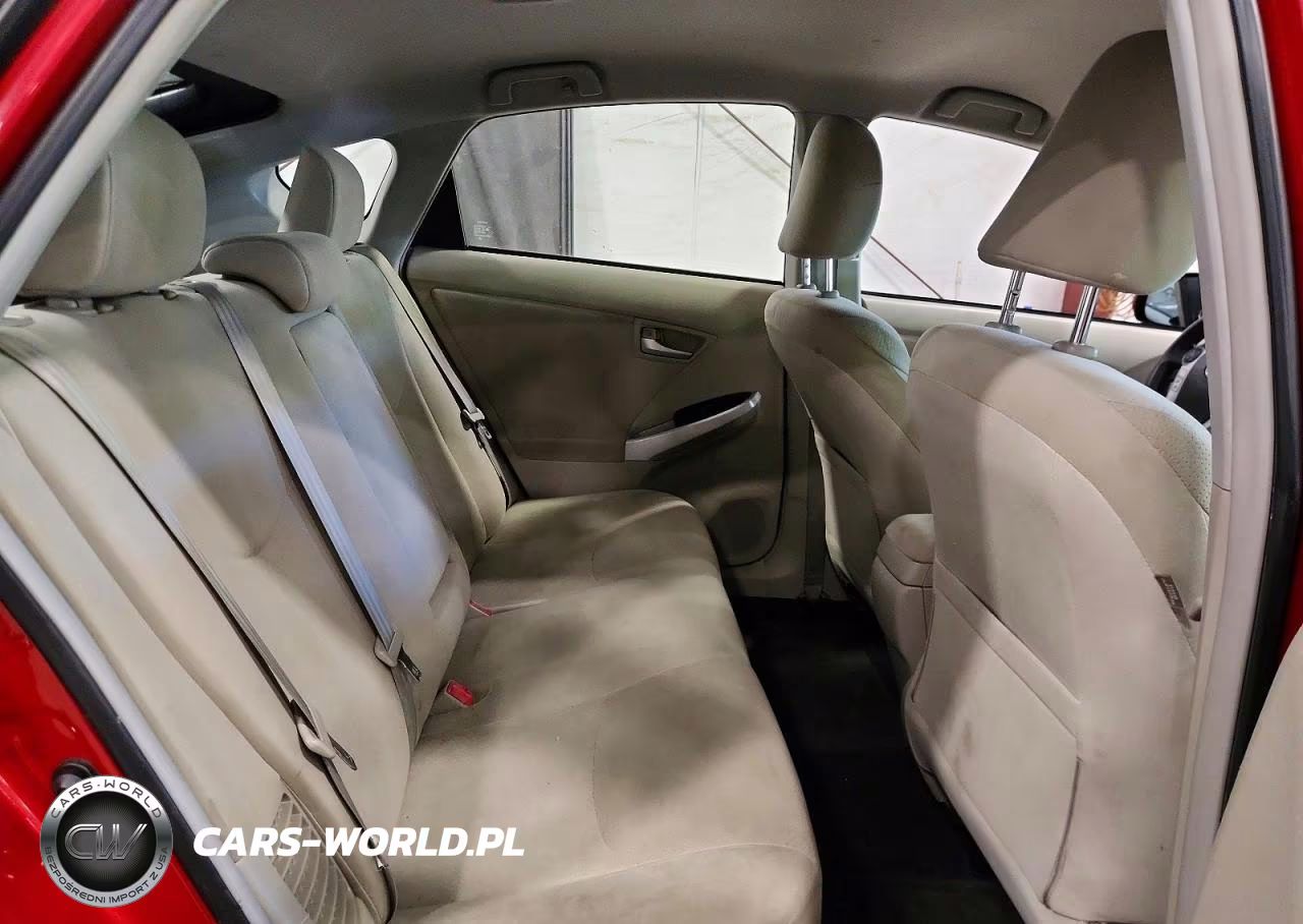 2013 Toyota Prius Two VIN:JTDKN3DU5D1678350 - 10