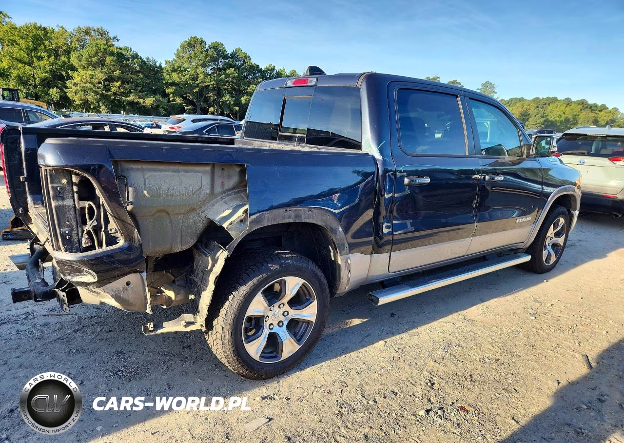 2019 Ram 1500 Laramie VIN:1C6SRFJT7KN820390 - 3