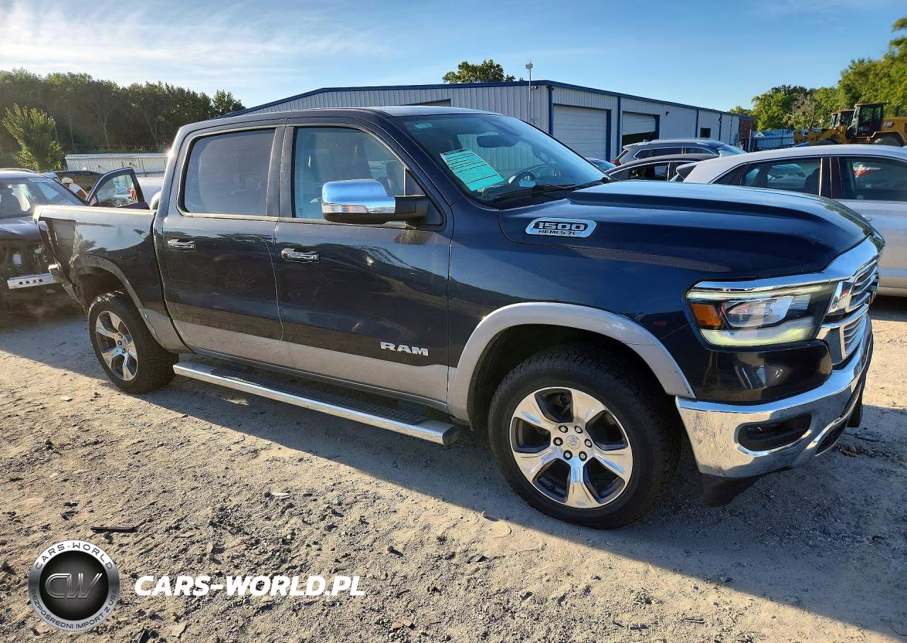 2019 Ram 1500 Laramie VIN:1C6SRFJT7KN820390 - 4