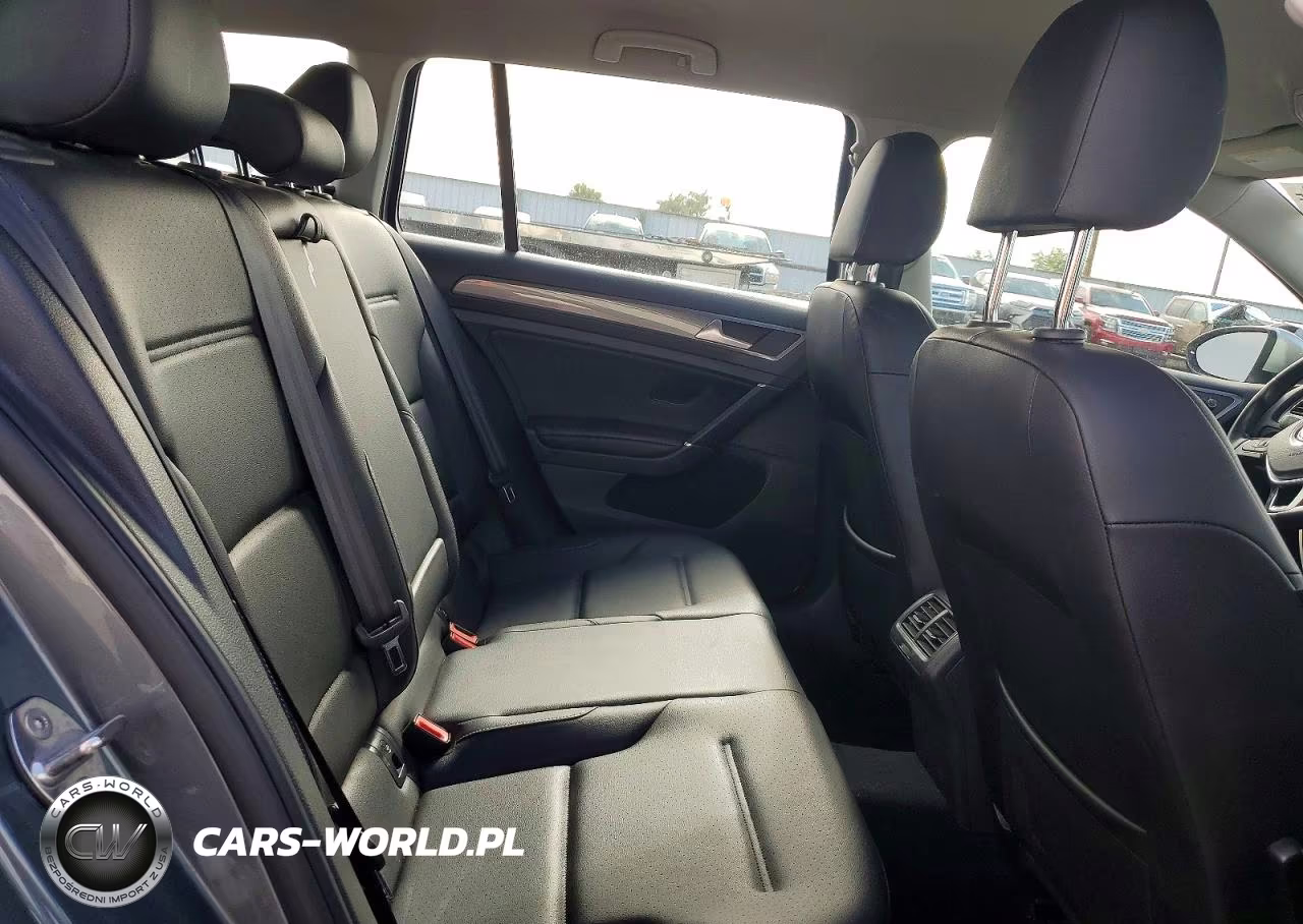 2018 Volkswagen Golf Alltrack S VIN:3VWH17AU2JM757648 - 10