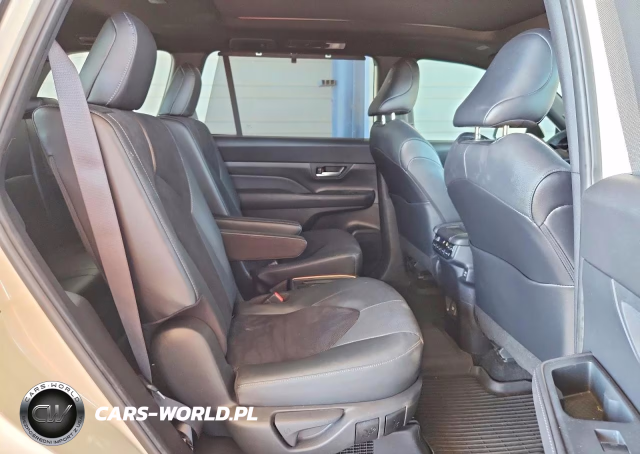 2024 Toyota Grand Highlander Hybrid Max Platinum VIN:5TDADAB58RS004900 - 11