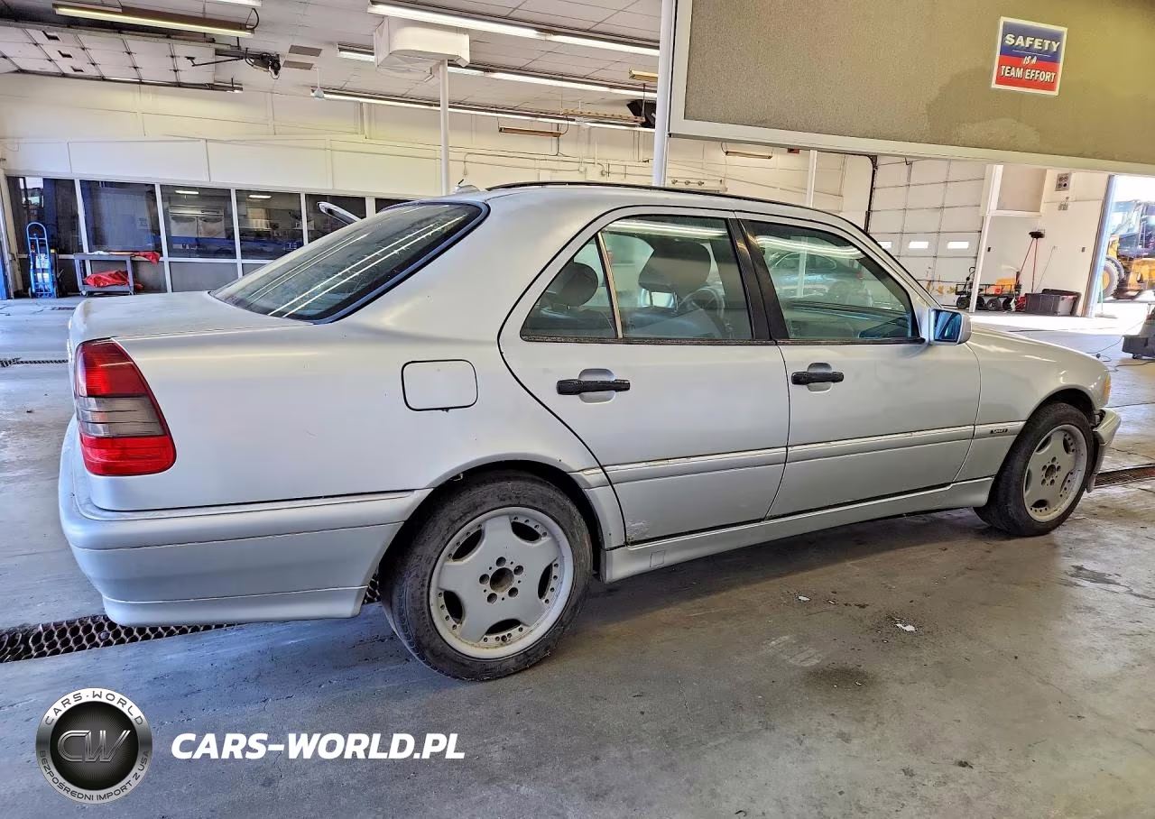 1999 Mercedes-Benz C-Class VIN:WDBHA24G8YA847825 - 3