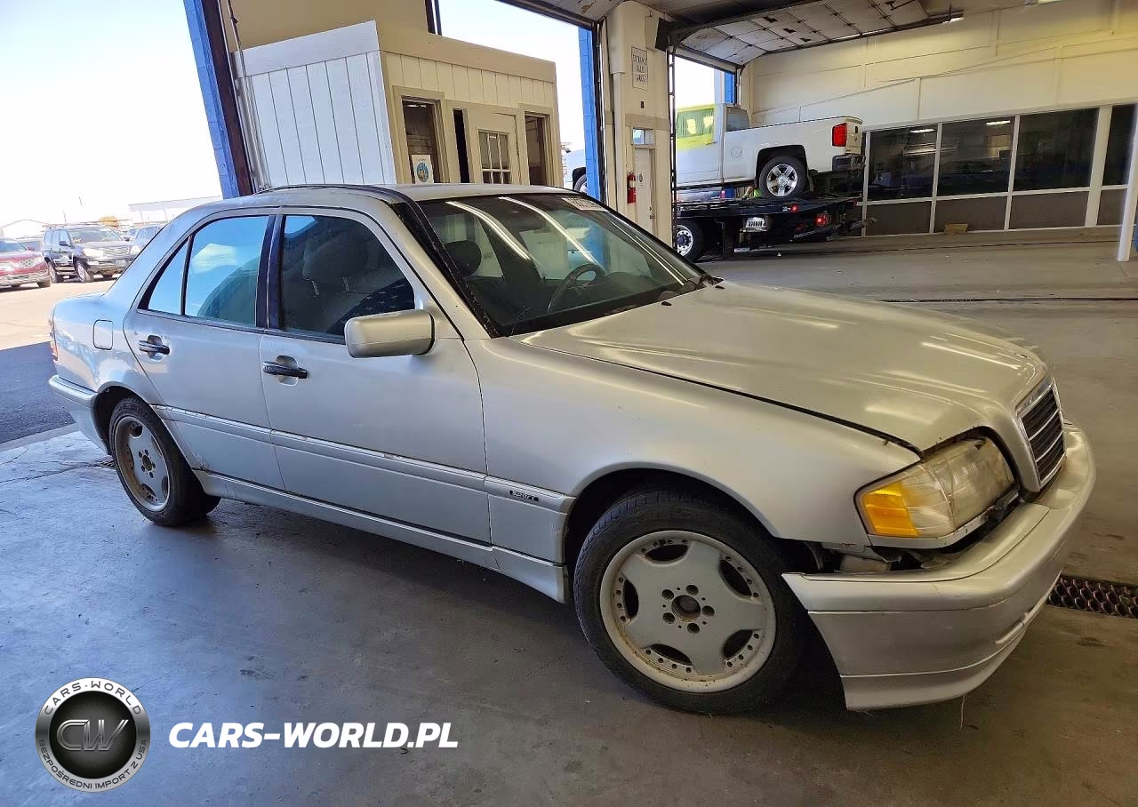 1999 Mercedes-Benz C-Class VIN:WDBHA24G8YA847825 - 4