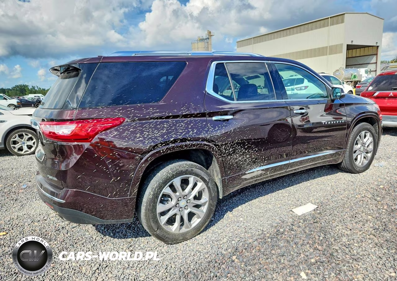 2021 Chevrolet Traverse Premier VIN:1GNEVKKW4MJ137759 - 3