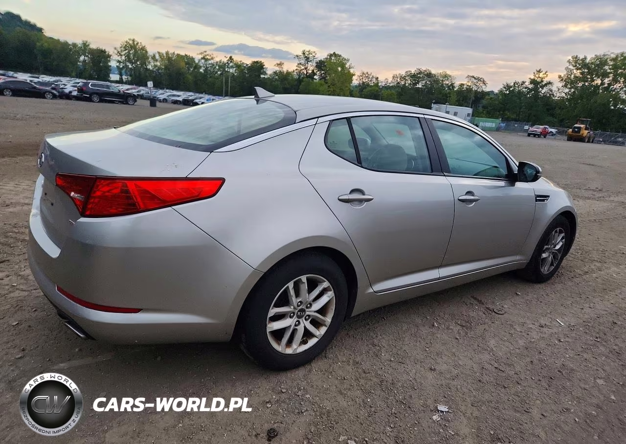 2011 Kia Optima Lx VIN:KNAGM4A73B5173388 - 3