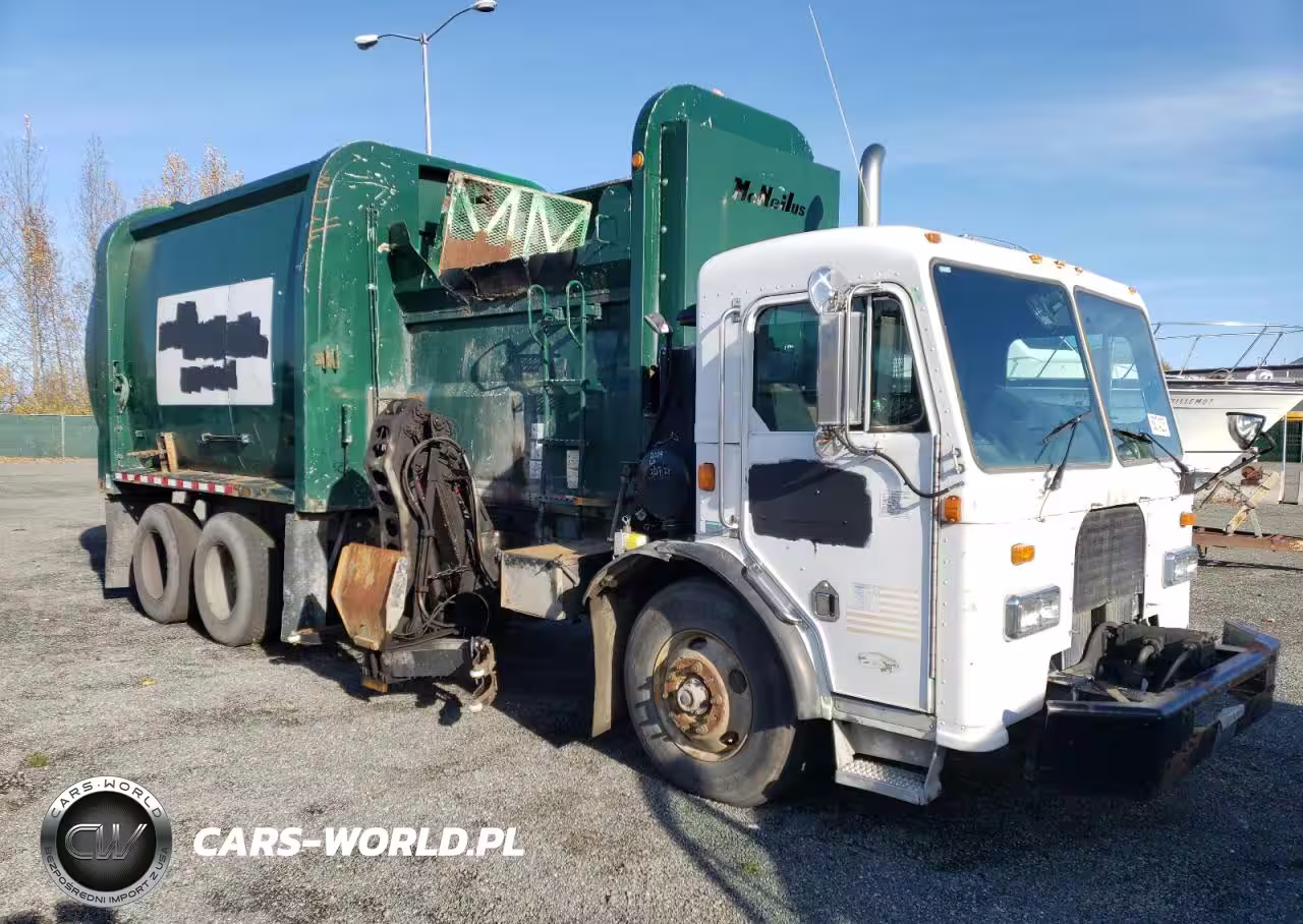 2002 Peterbilt 320 Refuse Truck