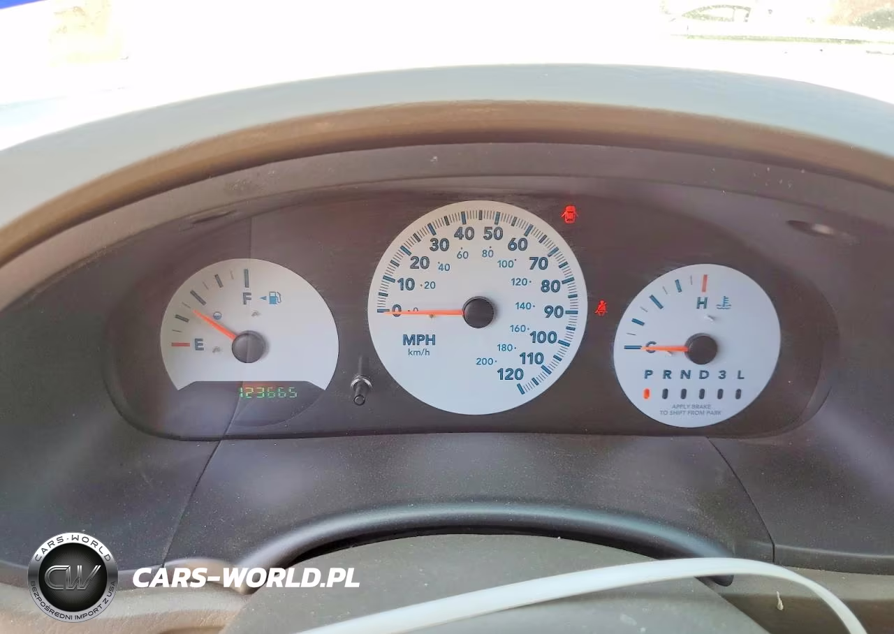 2005 Chrysler Town & Country Lx VIN:2C4GP44R95R141768 - 9