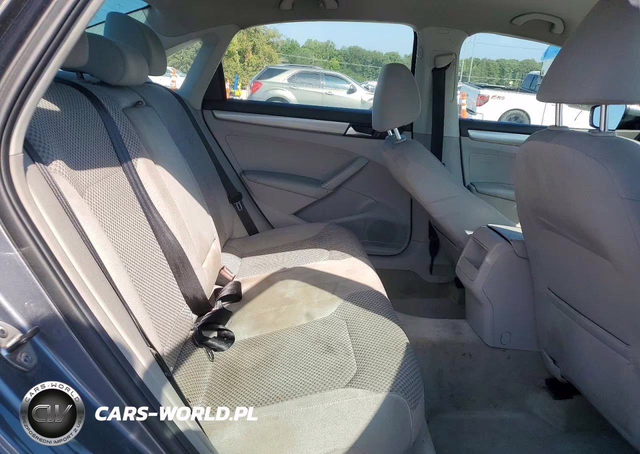 2013 Volkswagen Passat S VIN:1VWAH7A31DC093546 - 10