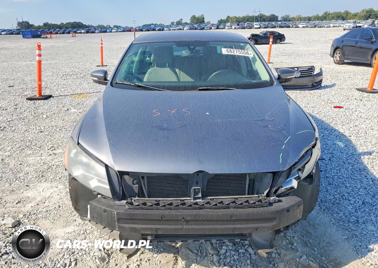 2013 Volkswagen Passat S VIN:1VWAH7A31DC093546 - 5
