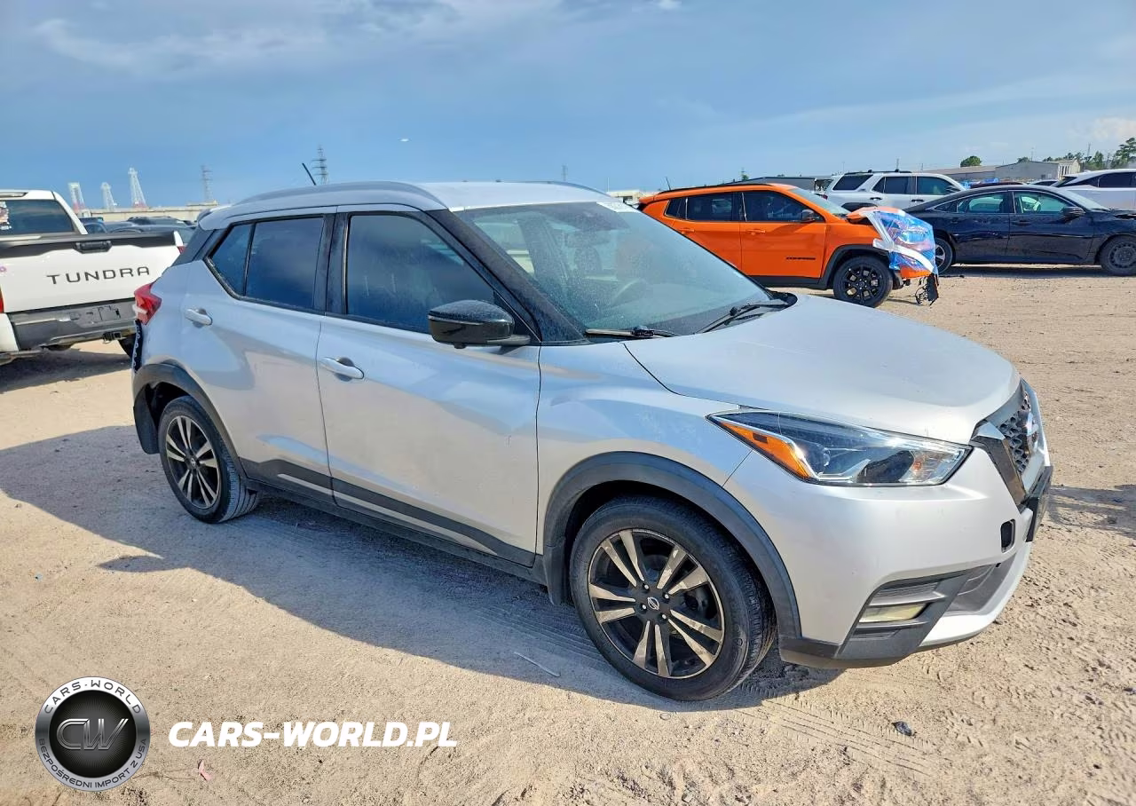 2020 Nissan Kicks Sr VIN:3N1CP5DV4LL553241 - 4