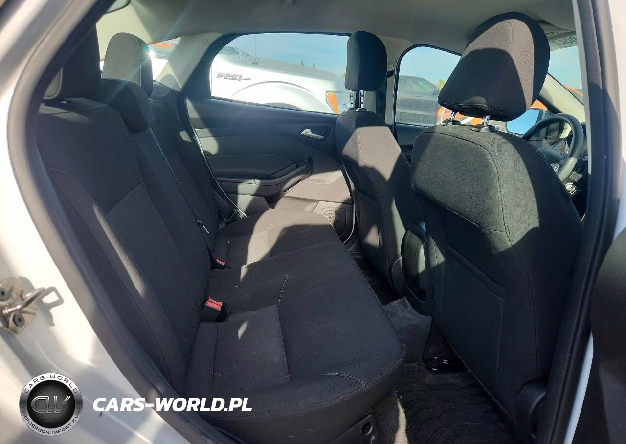 2015 Ford Focus Se VIN:1FADP3F2XFL329101 - 10