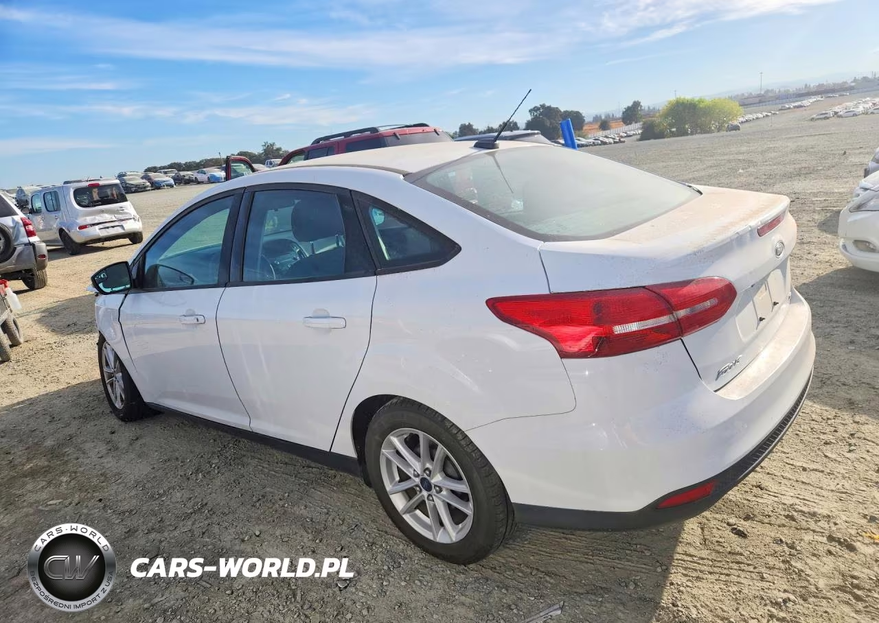 2015 Ford Focus Se VIN:1FADP3F2XFL329101 - 2