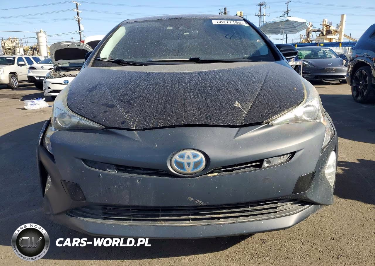 2017 Toyota Prius Three Touring VIN:JTDKARFU0H3044241 - 5