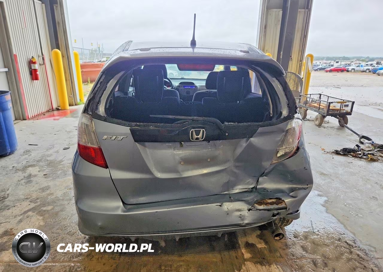 2011 Honda Fit Sport VIN:JHMGE8H58BC020043 - 5