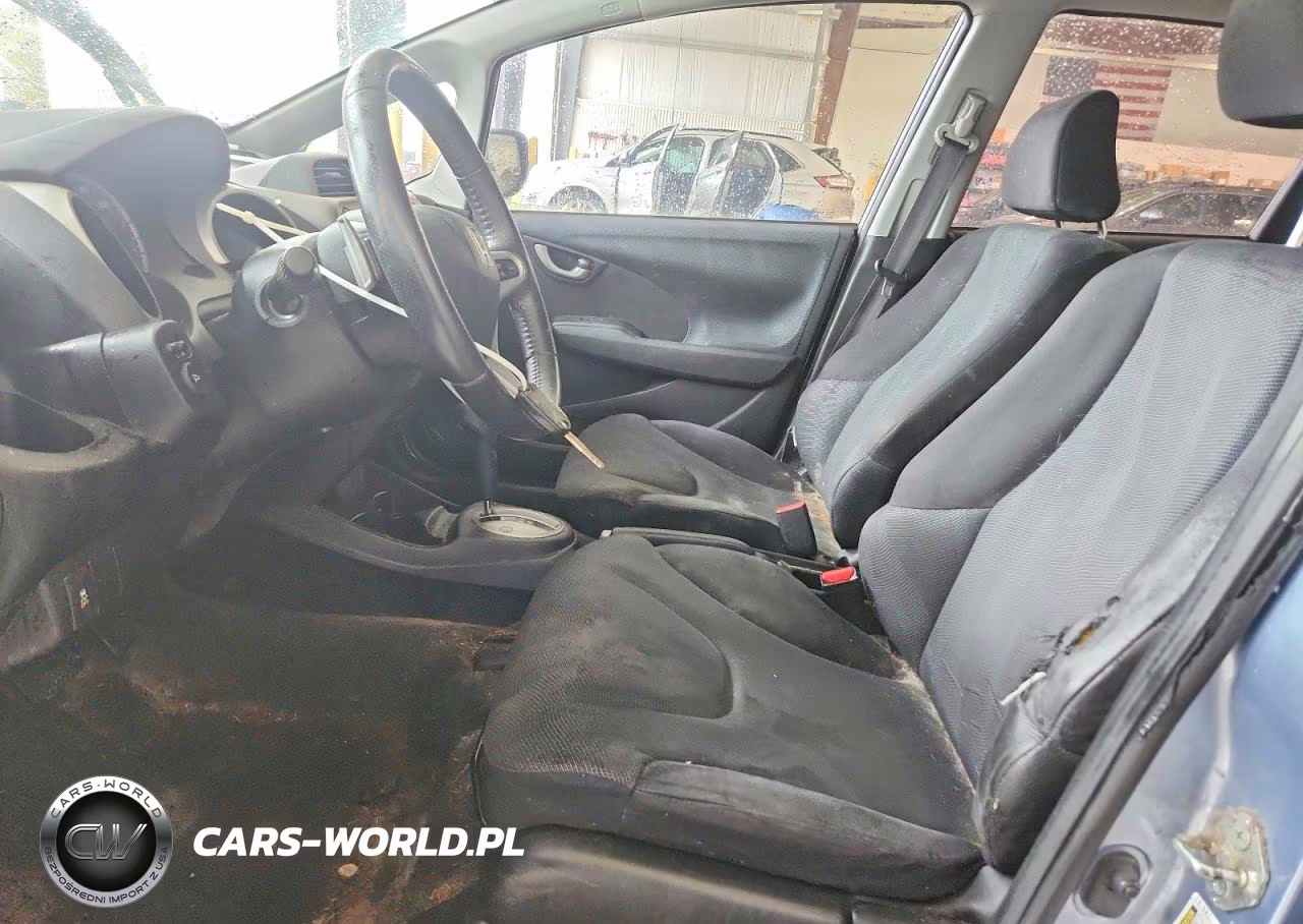 2011 Honda Fit Sport VIN:JHMGE8H58BC020043 - 6