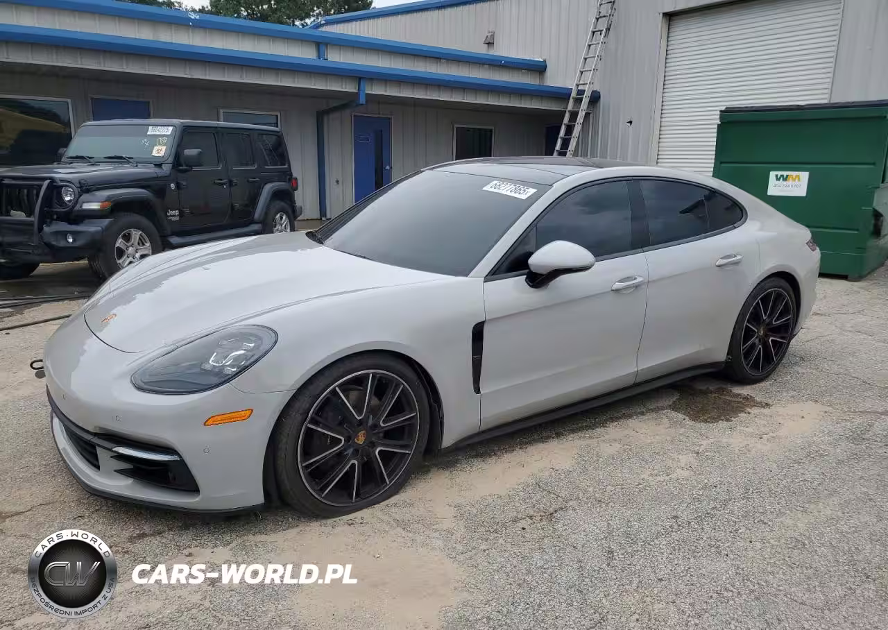PORSCHE